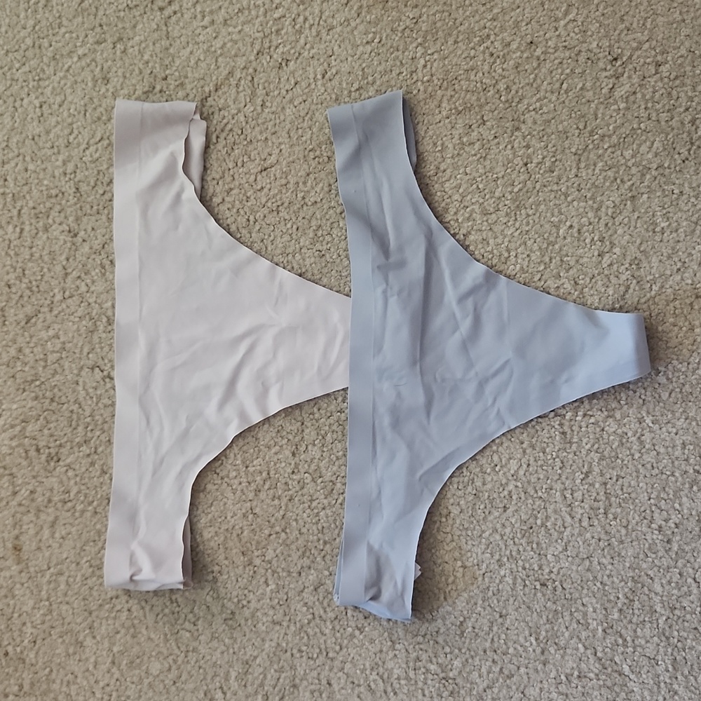 NWOT Sophie B. Seamless Thongs XL